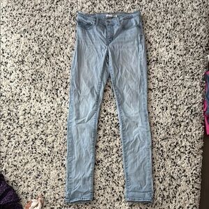 LEVIs Women's Light Blue Jeans - Size 27